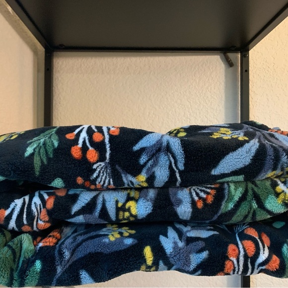 Monte & Jardin Ultra Plush Floral Throw Fleece Flower Blanket 60"x70” Warm Cozy - Picture 7 of 16